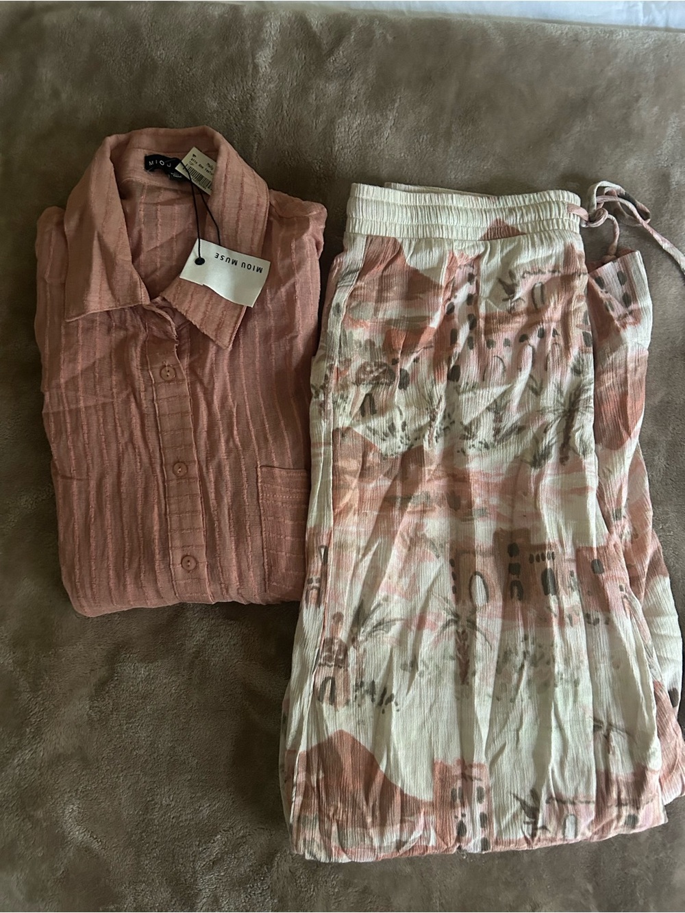 NWT Miou Muse Dusty Rose Textured Button-Down Shirt and Z Supply Beach Pants!